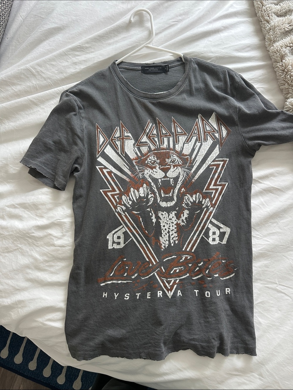 Junk food Clothing Def Leppard - Charcoal Grey oversized tee